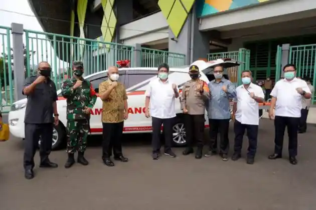 Foto - Toyota Innova Ambulance Terbaru Langsung Dikirim ke Bekasi