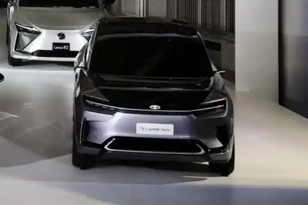 Foto - Adik bZ4X Akan Diproduksi 2025 Sebagai SUV Listrik 7-Seater