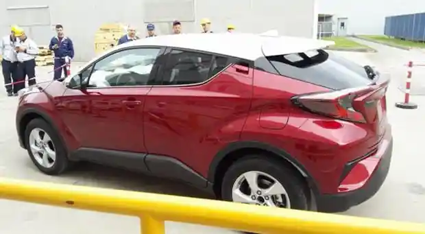 Foto - Penampakan Toyota C-HR Versi Produksi Massal