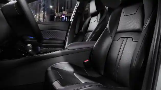 Foto - Seperti Inilah Interior Toyota C-HR, Ada Tiga Pilihan Kombinasi Warna