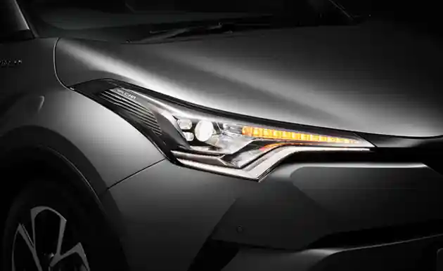 Foto - Toyota Terang-Terangan Ungkap Fitur Yang Ada Di C-HR (5 Foto)