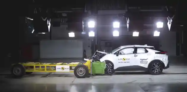 Foto - VIDEO: Crash Test Toyota All New C-HR (Euro NCAP)