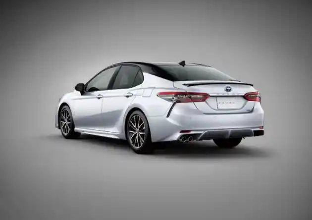 Foto - Toyota Camry Dapati Facelift Di Jepang