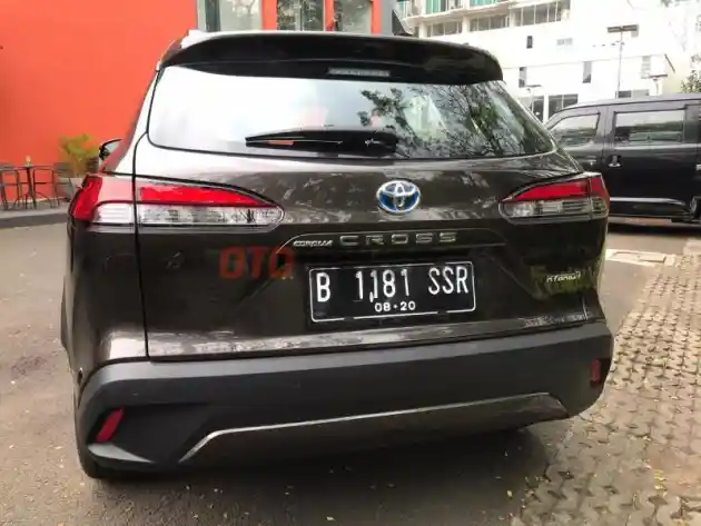 Foto - Toyota Corolla Cross Laris Manis, Varian Hybrid Mendominasi