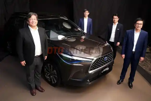 Foto - Toyota Corolla Cross Resmi Meluncur, Jadi Mobil Hybrid Termurah Se-Indonesia!