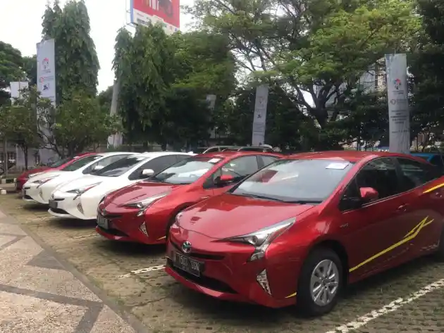 Foto - Toyota Kerjasama Dengan LINE, Memungkinkan Pengemudi Matikan Lampu Rumah