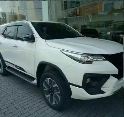 Foto - SPY SHOT: Toyota Fortuner TRD Sportivo 2017, Pakai Cakram Belakang (12 Foto)