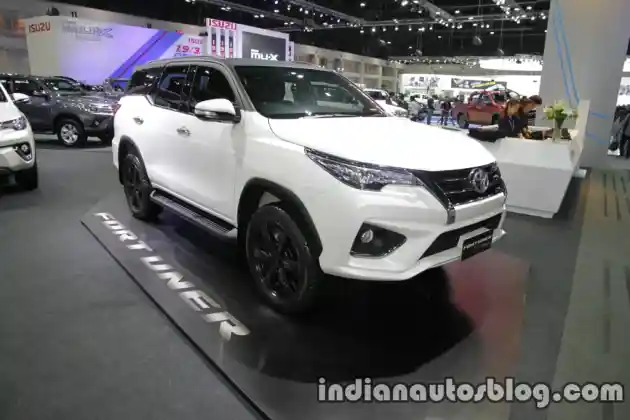 Foto - Toyota Fortuner TRD Sportivo Dipamerkan di Thai Motor Expo 2016