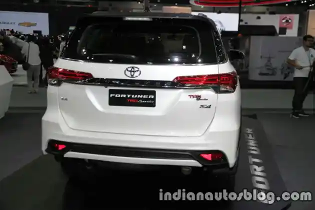 Foto - Toyota Fortuner TRD Sportivo Dipamerkan di Thai Motor Expo 2016