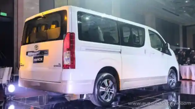 Foto - Toyota Hiace Generasi Terbaru Debut Dunia di Filipina