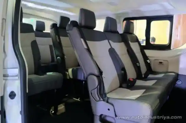 Foto - Toyota Hiace Generasi Terbaru Debut Dunia di Filipina