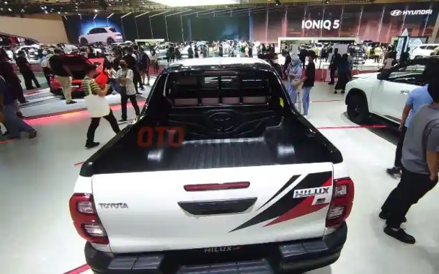 Foto - Bedah Toyota Hilux GR dan MG Extender, Pick Up Double Cabin Sangar di GIIAS 2022