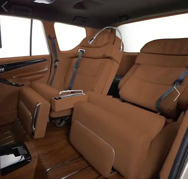 Foto - Toyota Kijang Innova Ini Punya Kabin Semewah Pesawat First Class