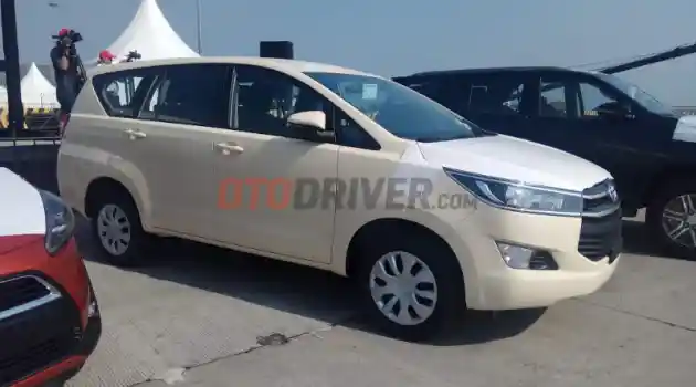 Foto - Mengenal Toyota Innova Versi Abu Dhabi. Mesinnya 2.700 CC!