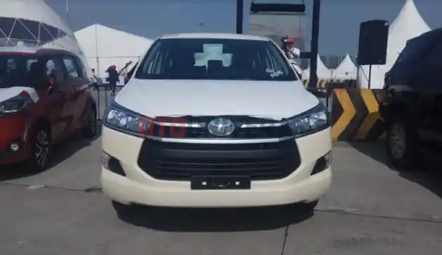 Foto - Mengenal Toyota Innova Versi Abu Dhabi. Mesinnya 2.700 CC!