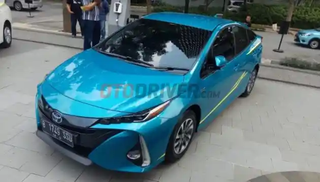 Foto - GALERI: Toyota Prius Prime Plug-in Hybrid di Jakarta (15 Foto)