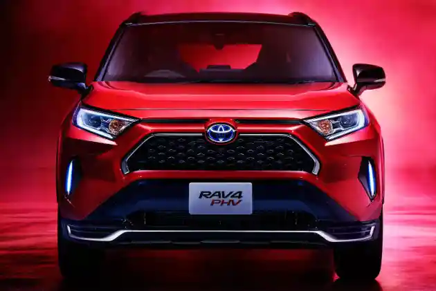 Foto - Ini Dia SUV PHEV Baru Toyota yang Resmi Dijual di Jepang