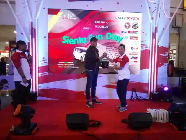 Foto - Cara Toyota Sienta Community Indonesia Rayakan Hari Kemerdekaan