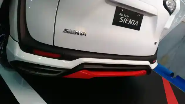 Foto - Toyota Sienta Ini Beri Inspirasi Modifikasi Ringan Selama AutoPro 2017