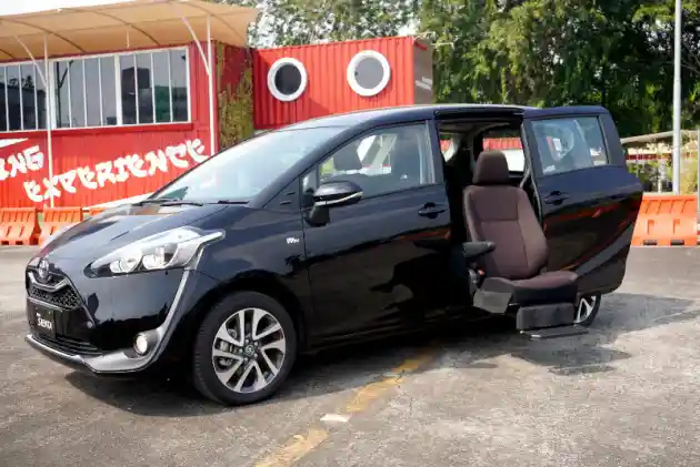 Foto - Toyota Perkenalkan Varian Baru Sienta, Simak Perbedaannya