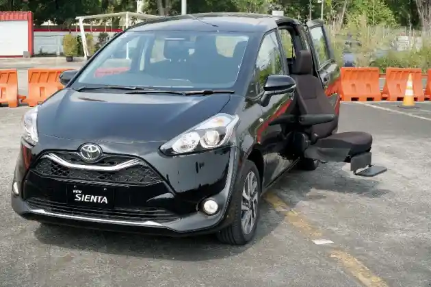 Foto - Pantauan Harga Baru Toyota Setelah Relaksasi PPnBM 0 Persen