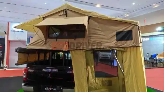 Foto - Mitsubishi Triton dengan Tenda Camping, Cukup Tambah Rp 25 juta