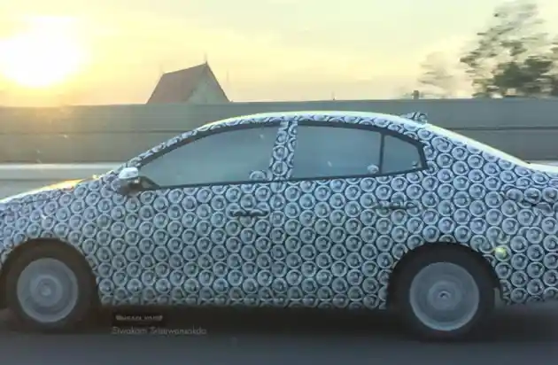 Foto - SPY SHOT: Toyota Vios 2018