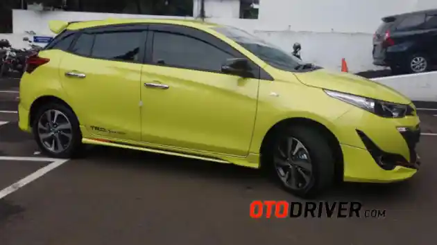 Foto - Komparasi Toyota Yaris VS Suzuki Baleno Hatchback