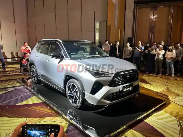 Foto - Komparasi Dimensi, Tenaga Mesin, Konsumsi BBM MG VS vs Toyota Yaris Cross Hybrid