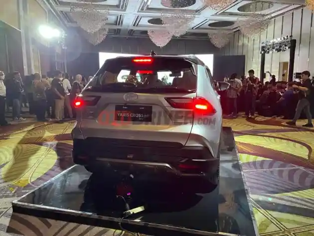 Foto - Toyota Yaris Cross Resmi Debut Dunia. Versi Hybrid Gunakan Mesin Baru