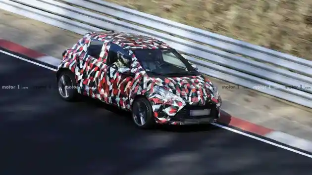 Foto - SPY SHOT: Toyota Yaris 2020