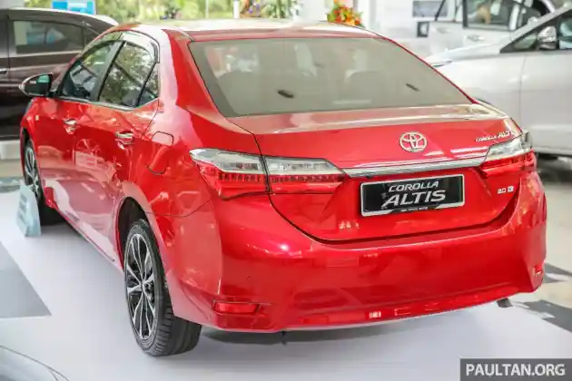 Foto - Toyota Corolla Altis Facelift Meluncur di Malaysia, Ini Harganya