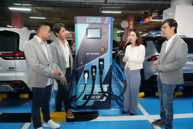 Foto - Toyota Sediakan Fasilitas Ultra Fast Charging 120 kW Di Mall Ini