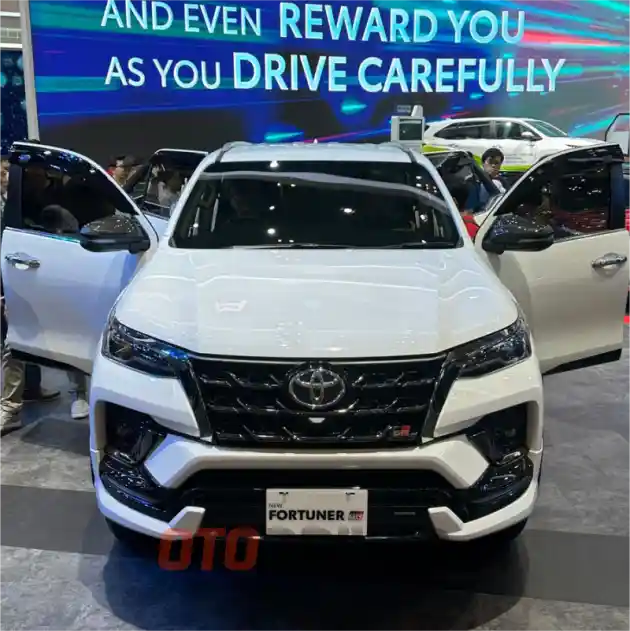 Foto - Fortuner Diskon Rp 35 Juta, Veloz Rp 27 Juta di GIIAS 2024