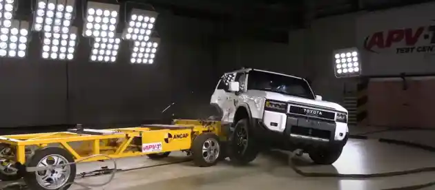 Foto - VIDEO: Crash Test Toyota Prado (ANCAP)