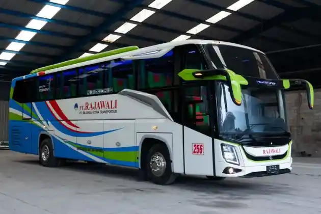 Foto - Trijaya Union, Jagoan Karoseri Bus Dari Tangerang