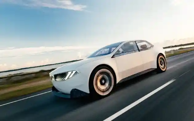 Foto - Pabrik BMW Munich Akan Hanya Memproduksi Mobil Listrik Pada 2027 Mendatang