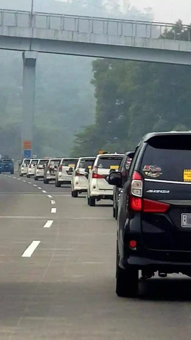 Foto - Ini Kata Pecinta Avanza Tentang Corolla Cross