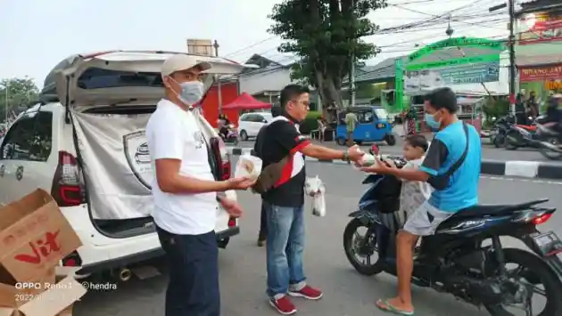 Foto - Berbagi Sesama Hiasi Keseruan HUT Ke-8 Velozity