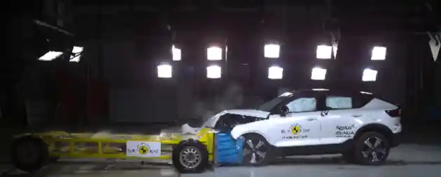 Foto - VIDEO: Crash Test Volvo C40 Recharge (Euro NCAP)