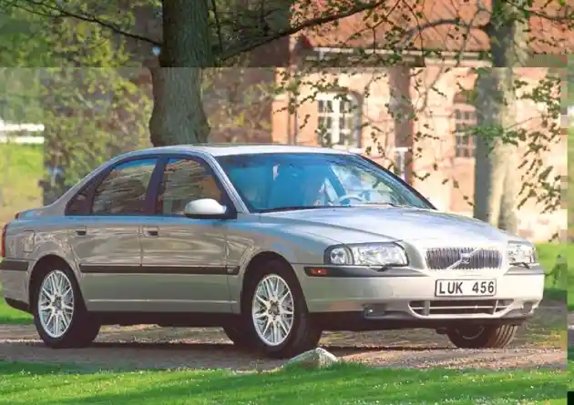 Foto - Volvo Recall 54.000 Mobil Lansiran 2001-2003 Terkait Cacat Airbag Yang Sebabkan Kematian