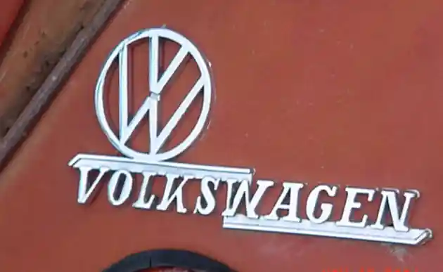 Foto - VW Pakai Logo Baru, Nampak Seperti Gaya Tahun 50-an