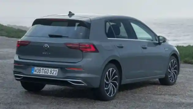 Foto - Volkswagen Golf Bakal Tanggalkan Transmisi DSG?