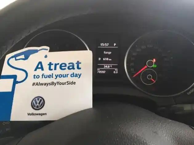 Foto - VW Malaysia Beri Bensin Gratis Bagi Seluruh Konsumennya!