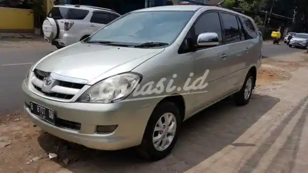 Foto - Dengan RP 100 Juta Bisa Dapat Innova Bekas Seperti Apa?