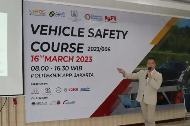 Foto - Vehicle Safety Course 2023 : Perangkat Keselamatan Semi-Otonom Semakin Diperlukan