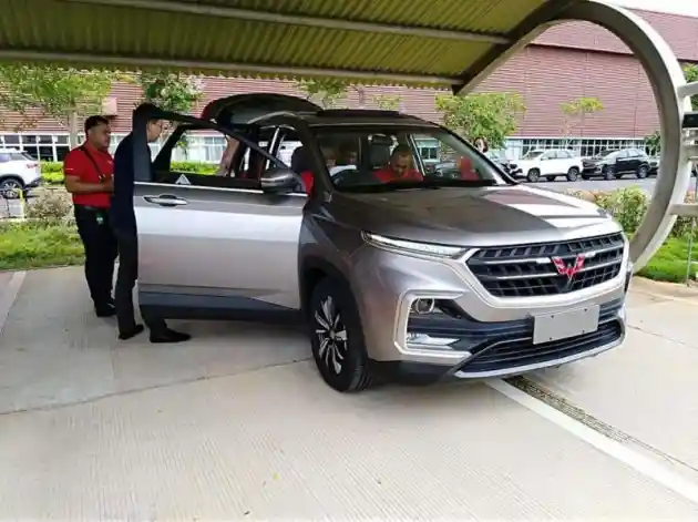 Foto - Kumpulan Spy Shot Wuling Almaz Luar Dalam (20 Foto)