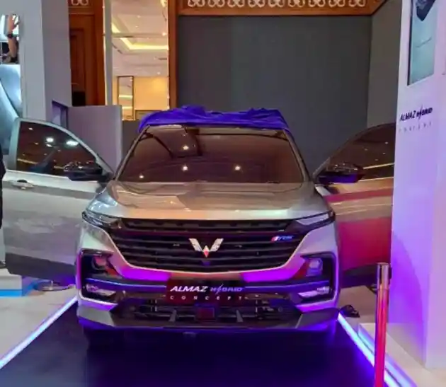 Foto - Wuling Almaz Hybrid Sudah Hadir Di Indonesia