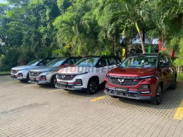 Foto - Tanpa Relaksasi PPnBM, Wuling Almaz Melaju Dengan Taburan Diskon Menarik