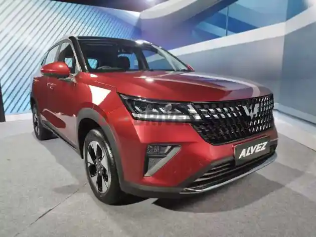 Foto - Wuling Alvez Sosok SUV Yang Pas Untuk Anak Muda?